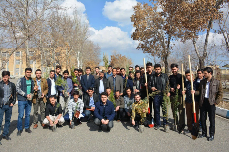 کاشت نهال در پردیس بمناسب روز درختکاری  7