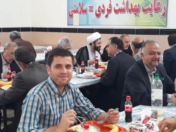 بمناسبت گرامیداشت  هفته  آموزش
مراسم ضیافت با حضور اساتید موظف، مامور و مدعو و همکاران اداری (ازنگاه دوربین)
 2