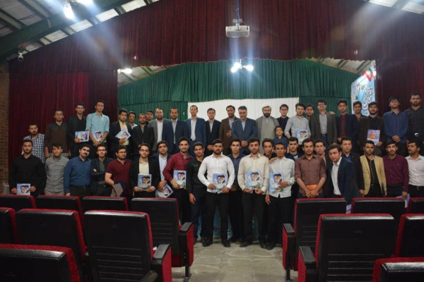 مراسم گرامیدا شت هفته معلم و نیمه شعبان سالروز میلاد با سعادت امام زمان (عج) ،هفته گرامیداشت  سربازان گمنام 

درپردیس شهیدرجایی ارومیه برگزارشد.