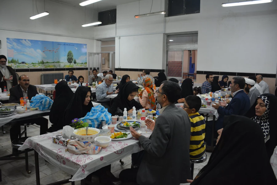 همزمان با دانشگاه فرهنگیان سراسر کشور 

مراسم افطاری جهت عزیزان بازنشسته استان به همراه خانواده محترم  10