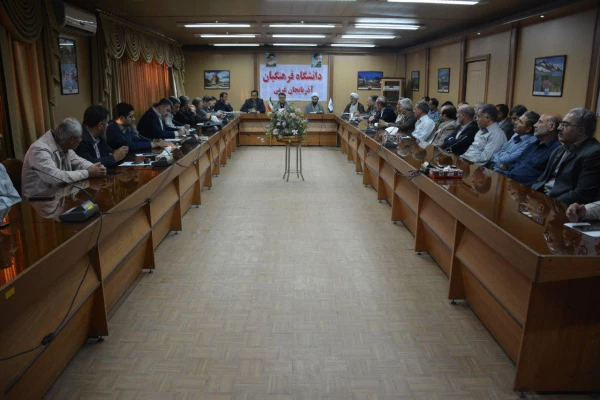 جلسه هم اندیشی اساتید با مسئول نهاد مقام معظم رهبری در دانشگاه فرهنگیان آذربایجان غربی