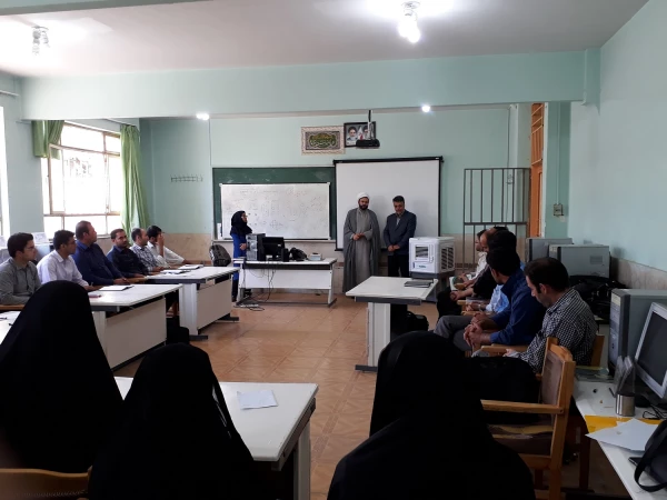 دکتر بیگی مسئول دفتر نهاد نمایندگی ولی فقیه در دانشگاه فرهنگیان آذربایجان غربی:

معلمی عشق است ،هنر است وافرادی مثل شهیدحججی ها و فهمیده ها در کلاس های شما آموزش می بینند.