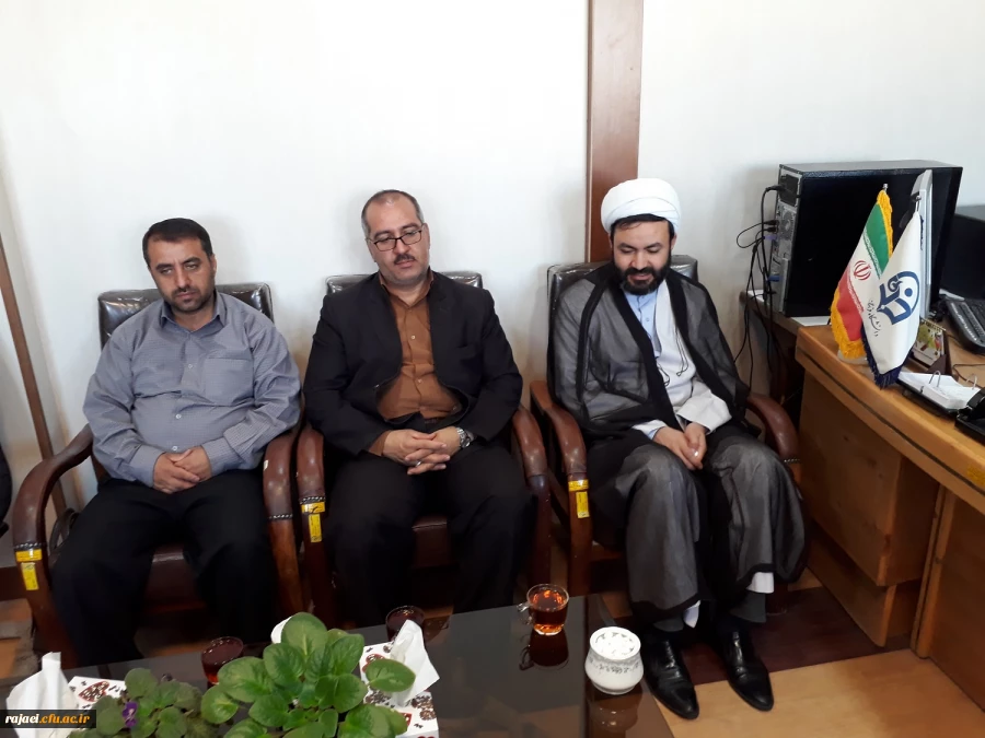 با حضور حجت الاسلام و المسلمین آقای دکتر بیگی

شورای آموزشی پردیس شهید رجایی برگزار شد 2