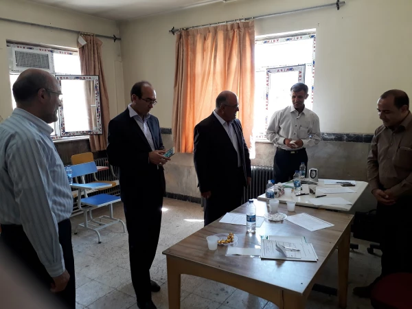 بازدید معاونین اداره کل آموزش وپرورش استان از محل اجرای مصاحبه 2