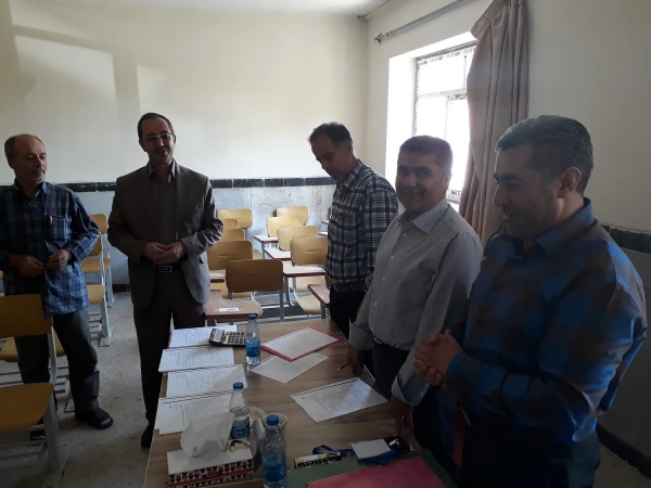 بازدید رئیس هسته گزینش آموزش و پرورش استان از مصاحبه داوطلبین چند برابر ظرفیت پردیس شهید رجایی