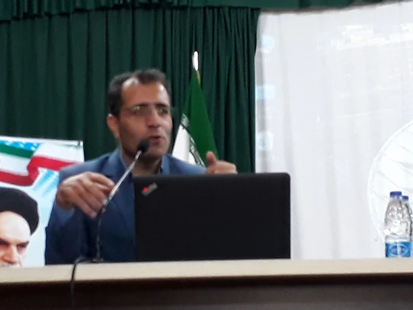 دکتر رزم آرا در کارگاه آشنایی با راهکارهای کیفیت آموزش:

مهمترین عنصر تاثیر گذار در تعلیم و تربیت نیروی انسانی است. 3