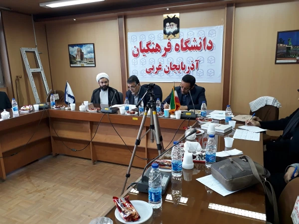 دکتر فزون مهر در جلسه شورای فرهنگی اجتماعی استان :
دکتر فزون مهر در جلسه شورای فرهنگی اجتماعی استان : 

شورای فرهنگی ،اجتماعی در دانشگاه فرهنگیان اهمیت بسزایی دارد و به همین خاطر باید جلسات آن به موقع تشکیل و مصوبات آن اجرایی گردد.
 4