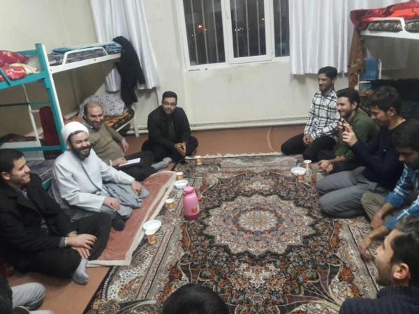 نشست صمیمی و پرسش و پاسخ دانشجویان پردیس با مسئول نهاد رهبری دانشگاه فرهنگیان استان 3