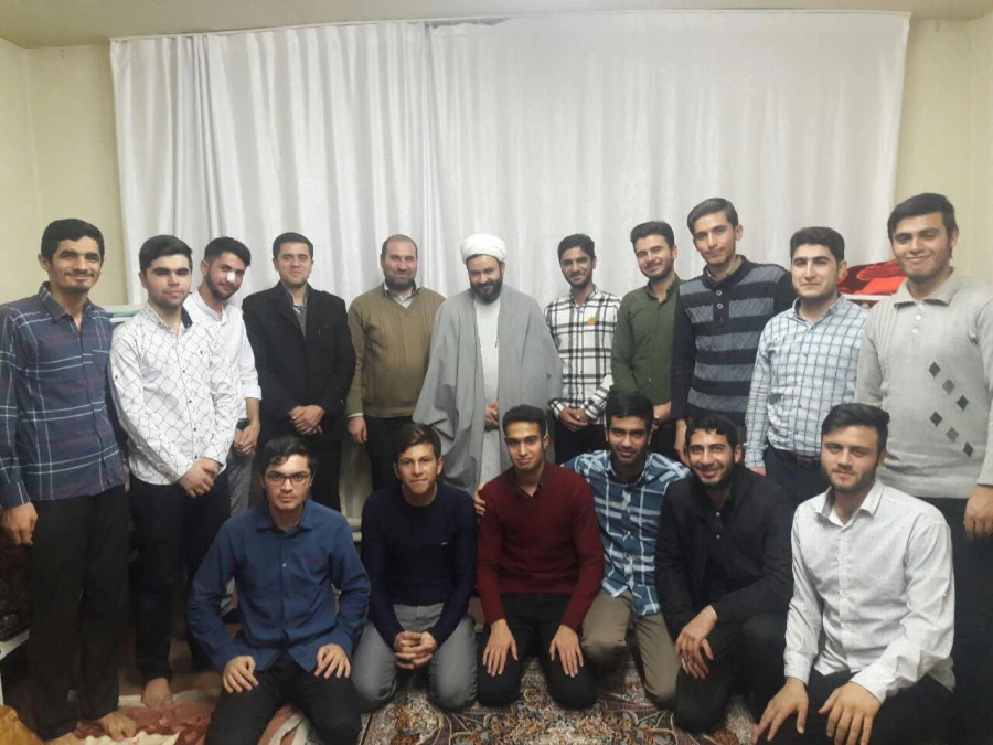 نشست صمیمی و پرسش و پاسخ دانشجویان پردیس با مسئول نهاد رهبری دانشگاه فرهنگیان استان