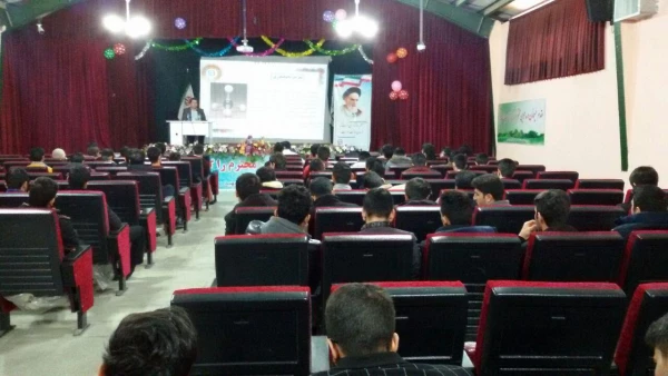 به همت انجمن علمی

همایش نانو تکنولوژی و کاربرد آن برگزار شد 3