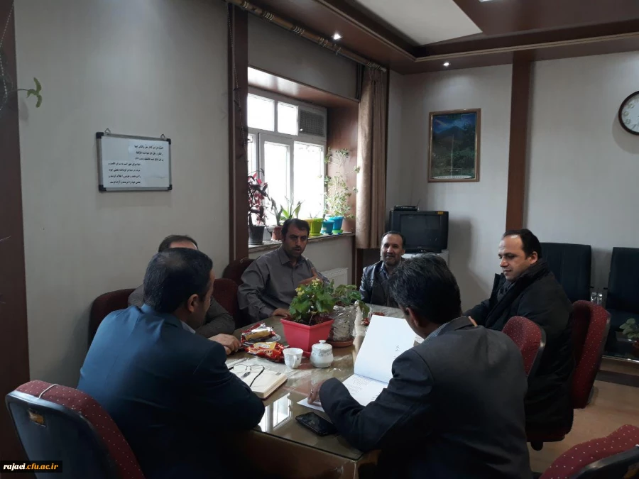 جلسه هماهنگی امتحانات در اتاق معاونت آموزشی برگزار گردید. 2