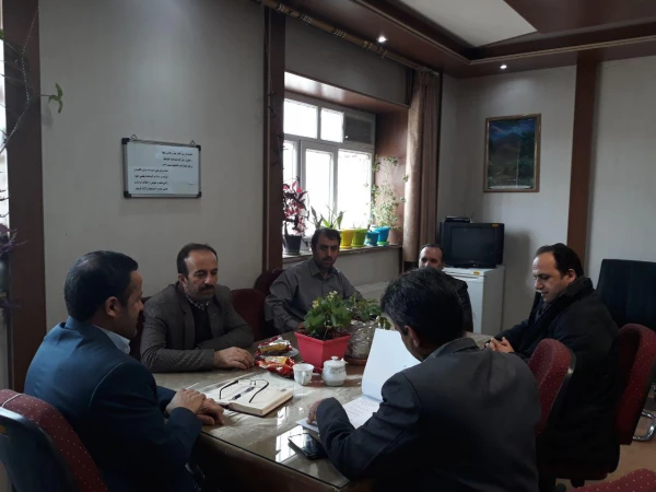 جلسه هماهنگی امتحانات در اتاق معاونت آموزشی برگزار گردید. 4