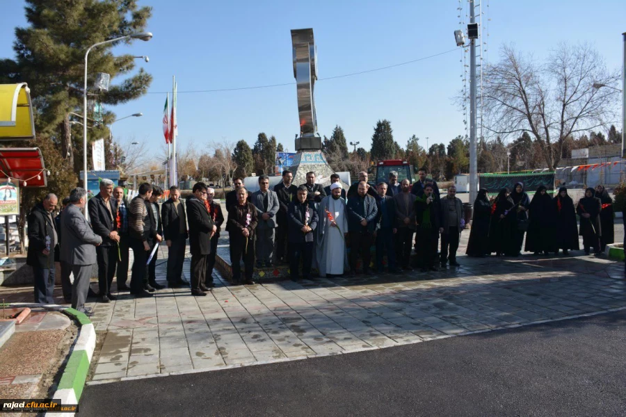 به مناسبت بزرگداشت ایام الله دهه فجر

اساتید و کارکنان دانشگاه فرهنگیان استان آذربایجان غربی با آرمانهای امام راحل و شهدا تجدید میثاق کردند