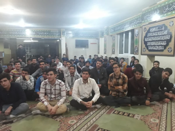 دکتر فزون مهر مدیرامورپردیس های دانشگاه فرهنگیان آذربایجان غربی برروی صندلی داغ 5