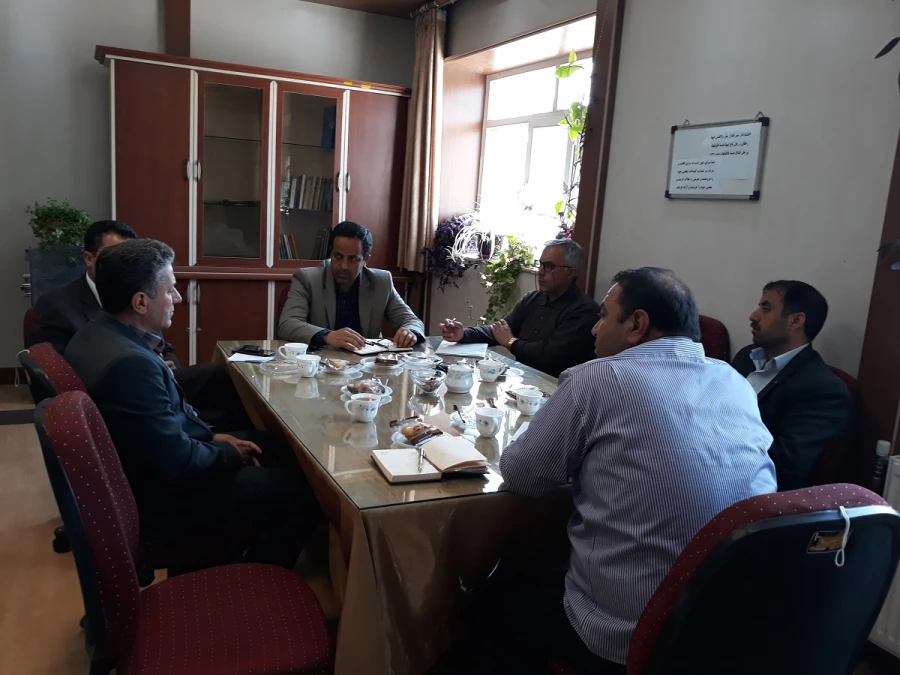 جلسه بررسی برنامه های همایش زبان عربی برگزار شد 3