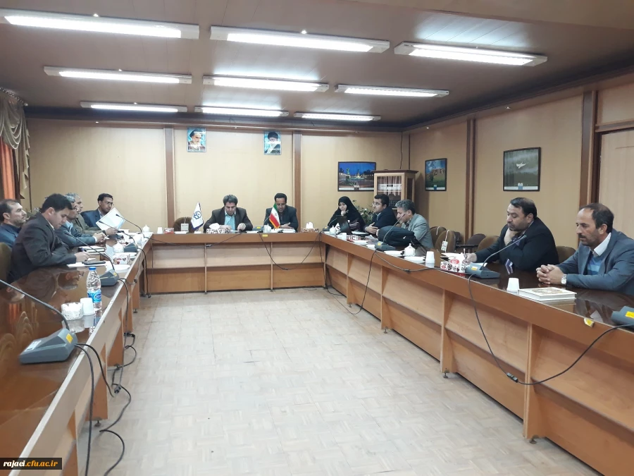 با حضور جمعی از صاحبنظران عرصه و تعلیم و تربیت 

همایش ملی آموزش زبان عربی در ارومیه برگزار می شود