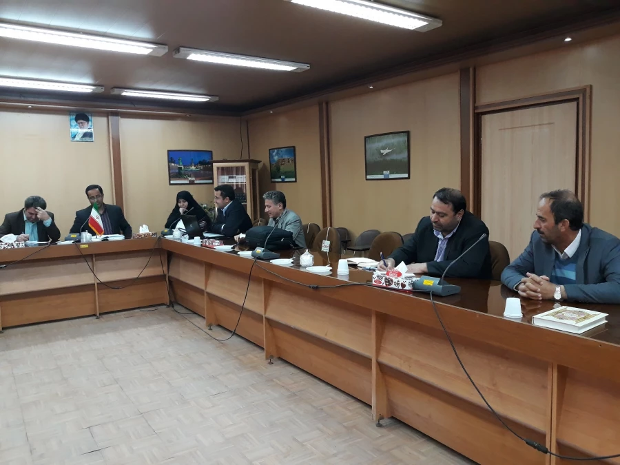 با حضور جمعی از صاحبنظران عرصه و تعلیم و تربیت 

همایش ملی آموزش زبان عربی در ارومیه برگزار می شود 3