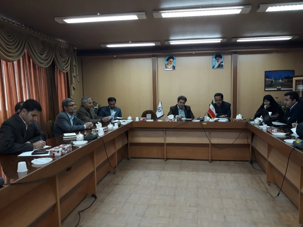 با حضور جمعی از صاحبنظران عرصه و تعلیم و تربیت 

همایش ملی آموزش زبان عربی در ارومیه برگزار می شود 4