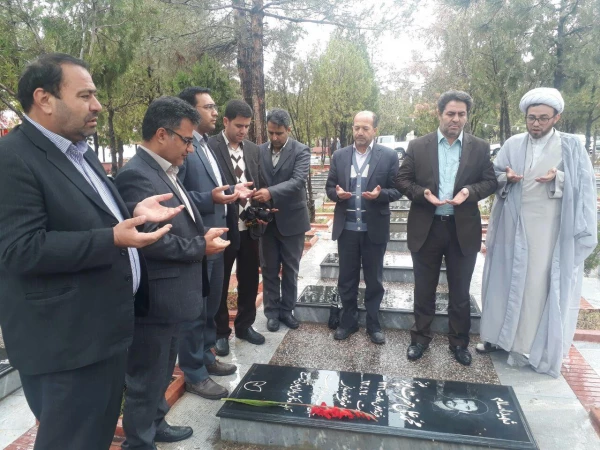 میثاق دوباره با آرمانهای امام خمینی (ره) و شهدای گرانقدر انقلاب اسلامی 4