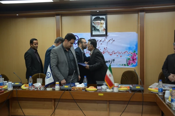 با حضور معاون آموزش و تحصیلات تکمیلی و مدیر کل حراست دانشگاه فرهنگیان

مراسم تکریم و معارفه سرپرست مدیریت امور پردیس های استان آذربایجان غربی برگزار شد 14