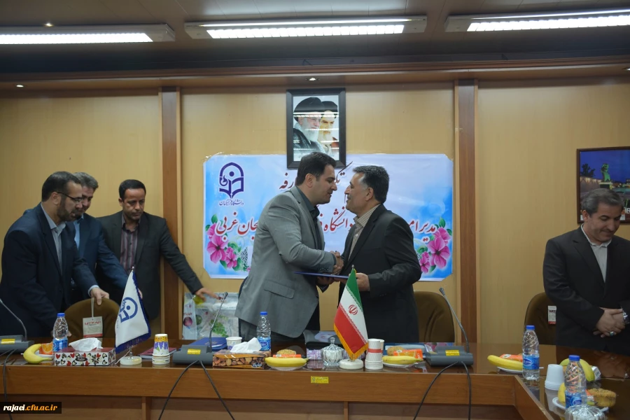 با حضور معاون آموزش و تحصیلات تکمیلی و مدیر کل حراست دانشگاه فرهنگیان

مراسم تکریم و معارفه سرپرست مدیریت امور پردیس های استان آذربایجان غربی برگزار شد 15