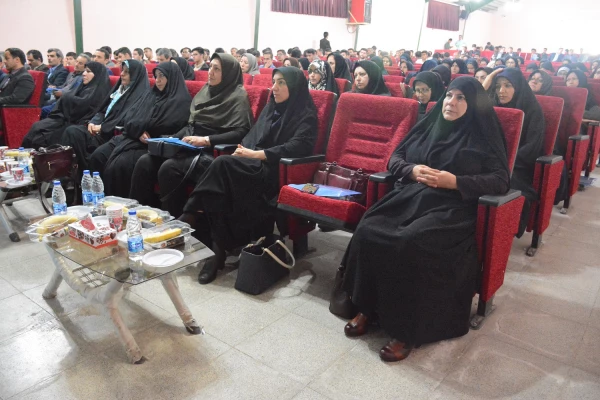 با حضورگرم اندیشمندان واساتید و معلمان ودانشجومعلمان ازاقصی نقاط کشور

همایش ملی آموزش زبان عربی درپردیس شهیدرجایی ارومیه برگزار گردید 8