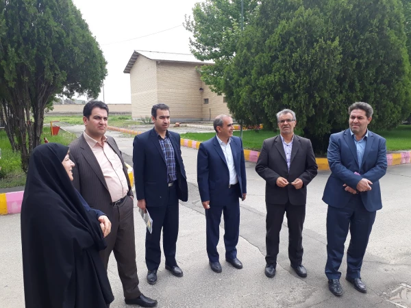 معاون آموزش و تحصیلات تکمیلی دانشگاه فرهنگیان در خوی :

آینده جامعه ازآن مدارس و نقش بی بدیل معلم در مدرسه و دانشگاه فرهنگیان بعنوان خاستگاه معلم، سه عنصر مهم نظام تعلیم و تربیت هستند.
 2