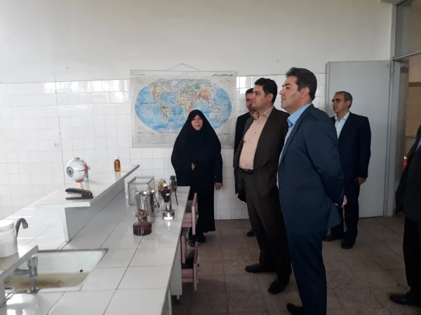 معاون آموزش و تحصیلات تکمیلی دانشگاه فرهنگیان در خوی :

آینده جامعه ازآن مدارس و نقش بی بدیل معلم در مدرسه و دانشگاه فرهنگیان بعنوان خاستگاه معلم، سه عنصر مهم نظام تعلیم و تربیت هستند.
 5