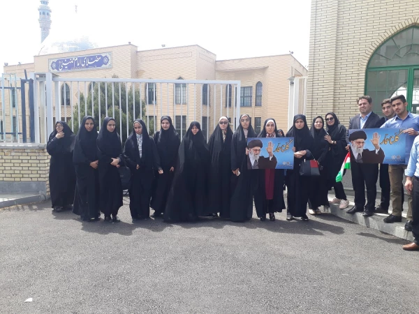 شرکت مدیریت امور پردیس های استانی به همراه اساتید ، کارکنان و دانشجویان پردیس های رجایی و علامه طباطبایی در نماز جمعه و راهپیمایی ضد استکباری 7