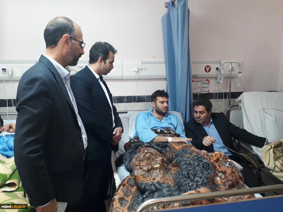 عیادت دکتر محمود لو سرپرست امور پردیس های استانی از دانشجوی مصدوم مرکز امام خمینی (ره) سلماس