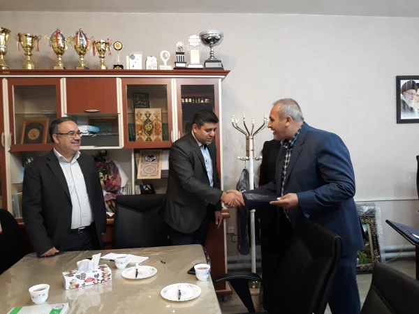 با حضور مسئولین امورمالی سازمان مرکزی دانشگاه فرهنگیان کشور

 مراسم تکریم و معارفه کارشناس مسئول امور مالی و طرح و برنامه استان برگزارشد. 5