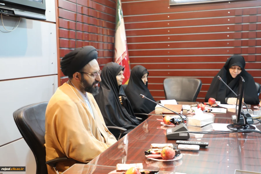 حجت الاسلام و المسلمین دادگر در پردیس نسیبه:
با تشریف فرمایی مقام معظم رهبری (مدظله العالی) تکریم مضاعفی نسبت به مقام معلم صورت گرفت
 3