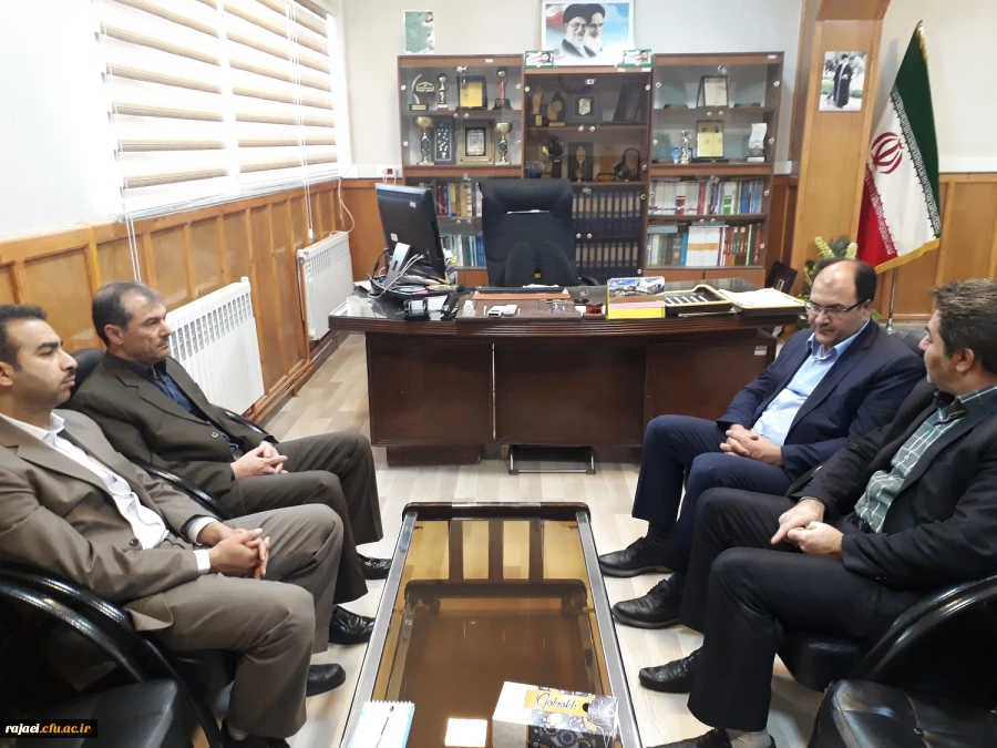 دیدار دکتر علی محمودلو سرپرست پردیس های استان آذربایجان غربی با مدیرکل نوسازی و تجهیز مدارس استان آذربایجان غربی 2