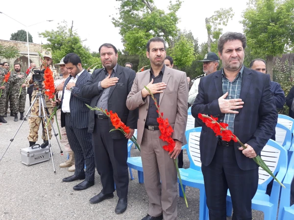 به مناسبت سوم خرداد سالروز فتح خرمشهر

شرکت مدیریت و کارکنان دانشگاه فرهنگیان استان در مراسم میهمانی لاله ها و غبارروبی مزار شهدا 3