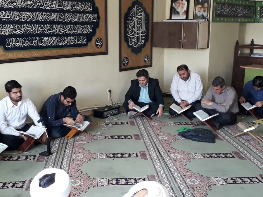 محفل جمع خوانی یک جزء قرآن کریم بمناسبت هفتمین روز رحلت  حجه الاسلام والمسلمین حسنی  درپردیس شهیدرجایی ارومیه برگزار شد.  3