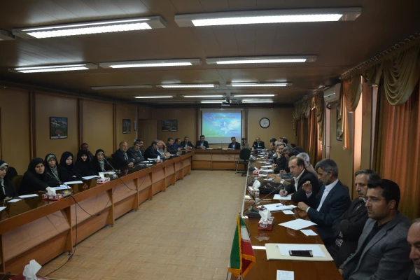 برگزاری جلسه هم اندیشی اساتید با عنوان تبیین اندیشه های سیاسی حضرت امام خمینی (ره )