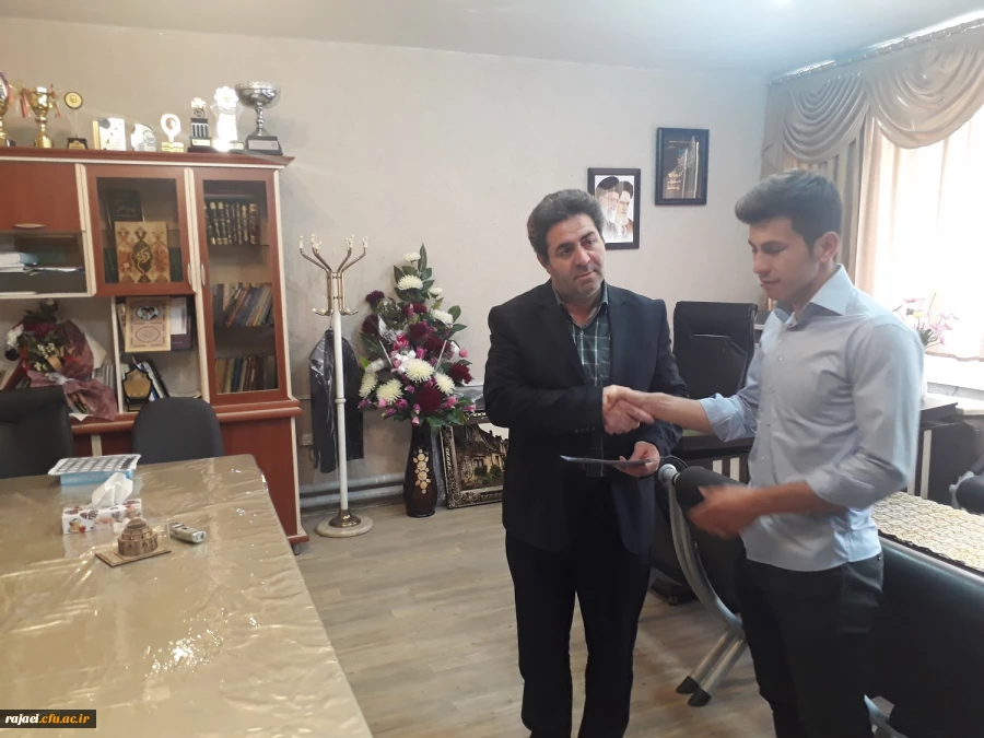 طی مراسمی ابلاغ منتخبین جدید شورای صنفی پردیس شهید رجایی تقدیم شد 4