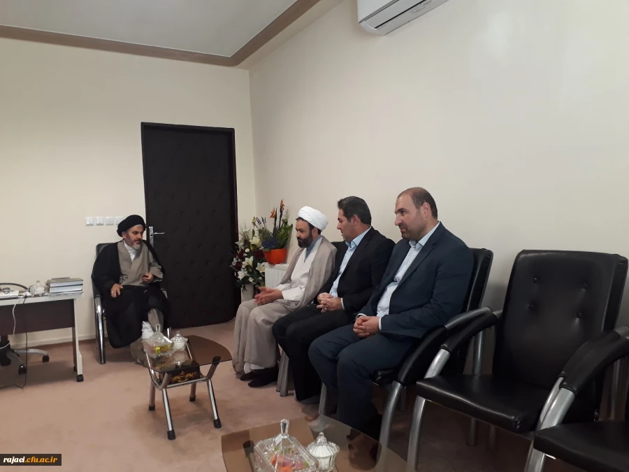 حجه الاسلام و المسلمین آقای دکتر سید مهدی قریشی نماینده محترم ولی فقیه در استان آذربایجان غربی و امام جمعه ارومیه :

مدیریت یکپارچه ، هماهنگی و صمیمیت عامل موفقیت آن مجموعه (دانشگاه فرهنگیان) خواهد بود