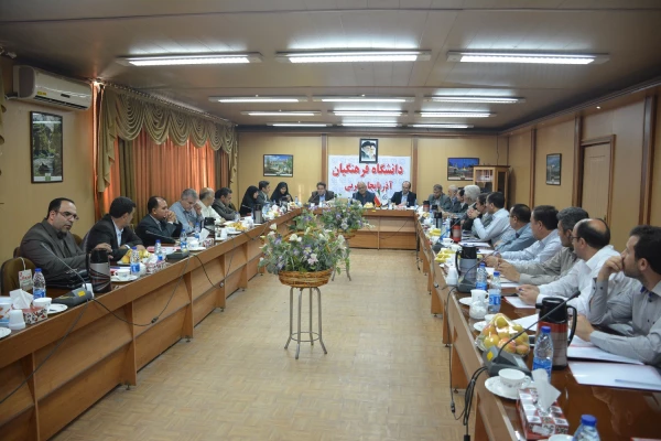 محمدی مدیر کل آموزش و پرورش استان آذربایجان غربی :

می توان از ظرفیت دانشگاه فرهنگیان و کانون پرورش فکری کودکان و نوجوانان در موضوع پیشگیری از آسیبهای اجتماعی استفاده کرد.