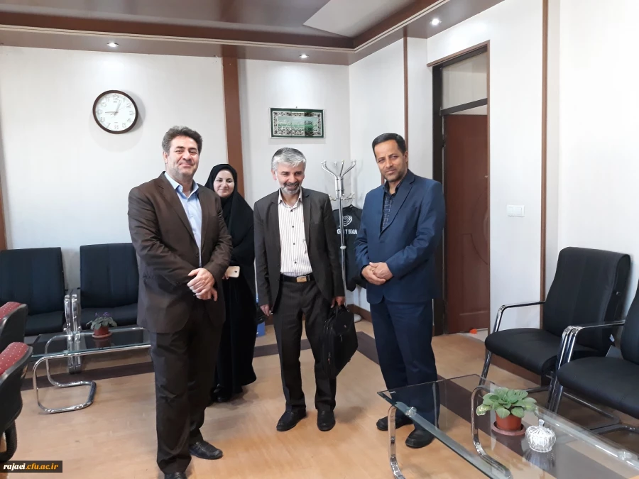 سمیعی مدیرکل خدمات آموزشی دانشگاه فرهنگیان در بازدید از بخشهای مختلف حوزه آموزش پردیس های استان آذربایجان غربی:

کمیته های تخصصی در جهت اصلاح سرفصل های آموزشی فعالیت  خود را آغاز کرده اند
 3