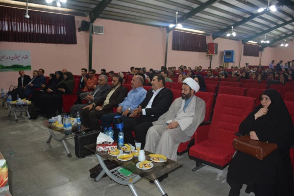 مراسم جشن دانش آموختگی دانشجو معلمان ورودی 93 استان آذربایجان غربی در پردیس شهید رجایی ارومیه برگزار شد