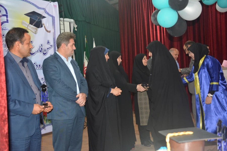 مراسم جشن دانش آموختگی دانشجو معلمان ورودی 93 استان آذربایجان غربی در پردیس شهید رجایی ارومیه برگزار شد 11