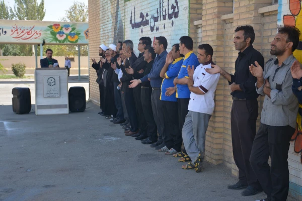 اهتزار پرچم عزاداری سرور و سالار شهیدان امام حسین (ع) در پردیس شهید رجایی ارومیه 4