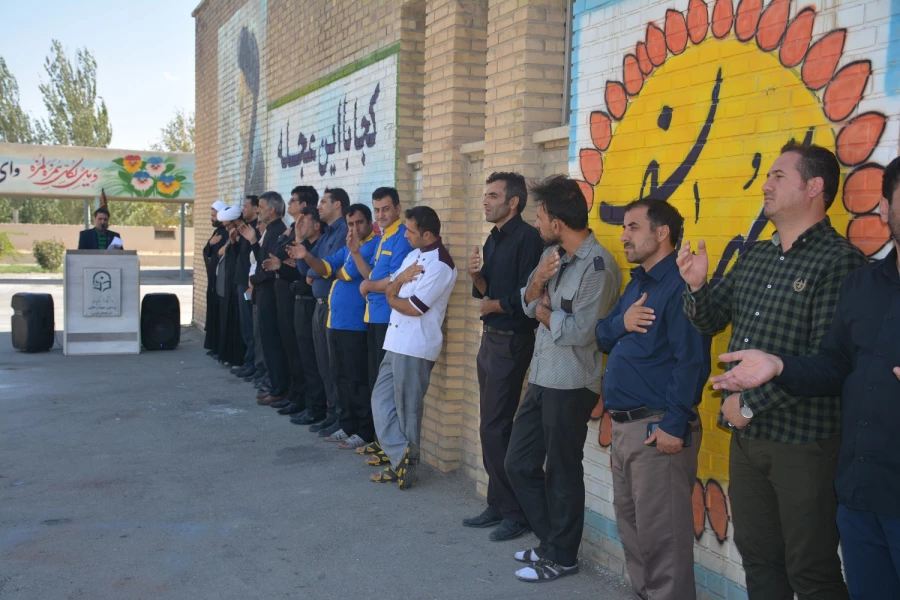 اهتزار پرچم عزاداری سرور و سالار شهیدان امام حسین (ع) در پردیس شهید رجایی ارومیه