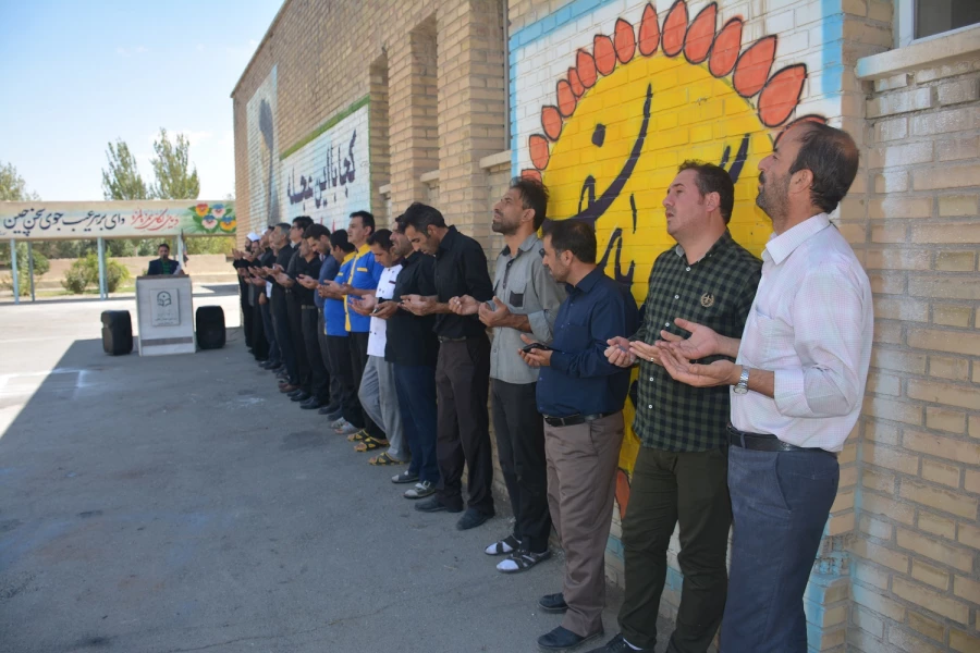 اهتزار پرچم عزاداری سرور و سالار شهیدان امام حسین (ع) در پردیس شهید رجایی ارومیه 8