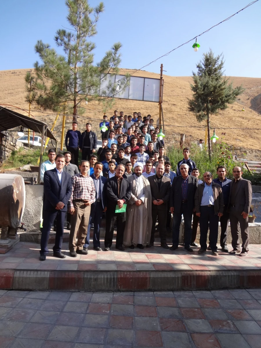 به همت امور فرهنگی پردیس شهید رجایی ارومیه

اردوی یک روزه ارومیه گردی برای دانشجویان برگزار شد 3