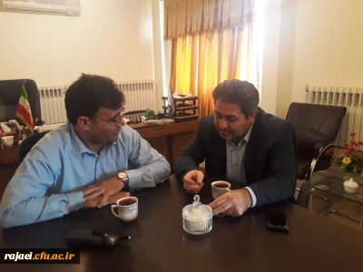 در جهت بالا بردن سطح همکاریهای متقابل با مراکز علمی

دکتر محمودلو سرپرست مدیریت استانی با دکتر جباری رئیس دانشگاه پیام نور استان دیدار و گفتگو کرد