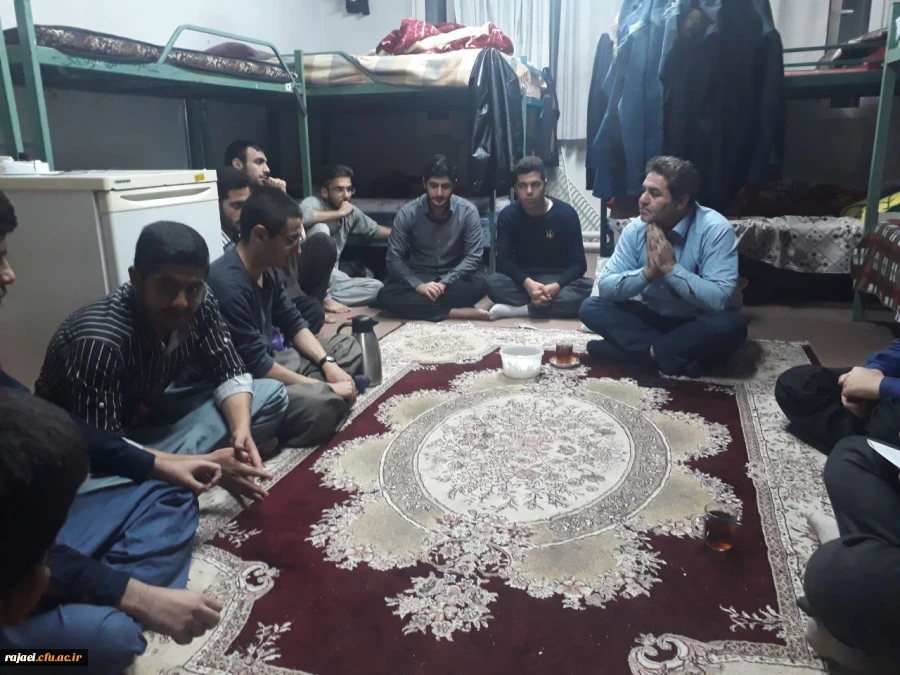 در سرای دانشجویی پردیس شهید رجایی ارومیه

گفتگوی صمیمی دکتر محمودلو سرپرست امور پردیس های آذربایجان غربی با دانشجو معلمان