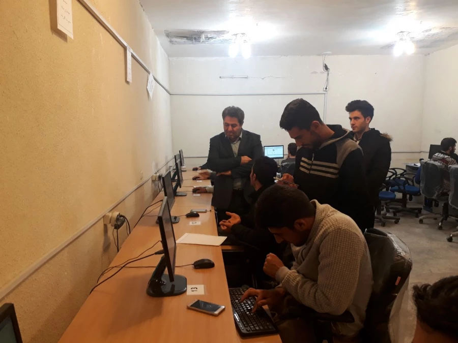 در سرای دانشجویی پردیس شهید رجایی ارومیه

گفتگوی صمیمی دکتر محمودلو سرپرست امور پردیس های آذربایجان غربی با دانشجو معلمان 4