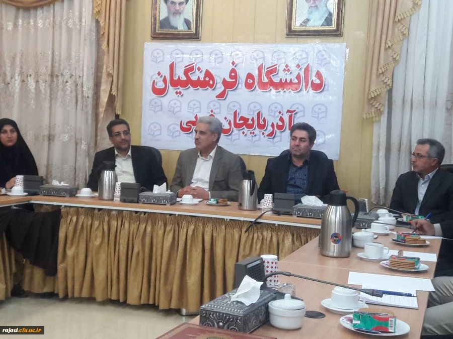 با حضور دکتر آقاخانی مدیر کل برنامه ریزی، خدمات و رفاه دانشجویی سازمان مرکزی

جلسه شورای صنفی دانشجویان استان برگزار گردید
 5